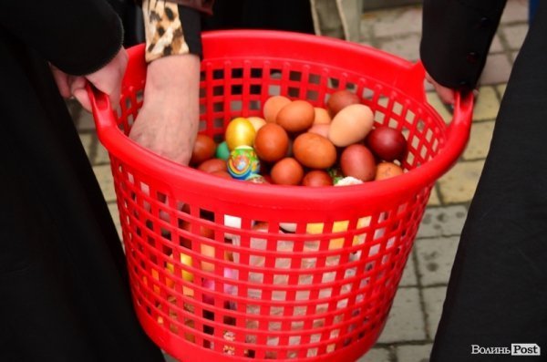 У Луцьку святять паску. ФОТО