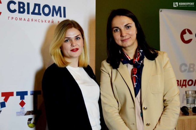 «Головне – не скиглити»: з лучанами зустрілася народна депутатка. ФОТО