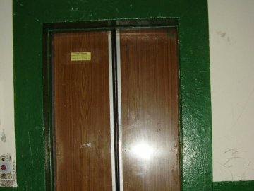 У Херсоні обірвався ліфт з двома дітьми