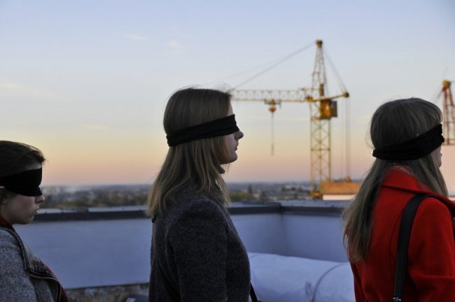 На даху луцької «Супернови» показали виставу-експеримент*