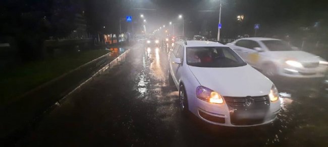 У Луцьку автомобіль збив 58-річну жінку: її госпіталізували до лікарні