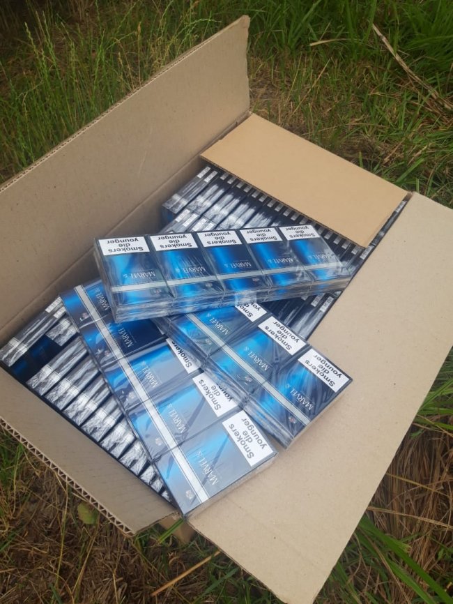 На Волині затримали нашпигований контрабандним куривом автобус