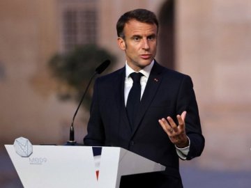 Ті, хто ставить певні обмеження на підтримку України, обирають поразку, – Макрон