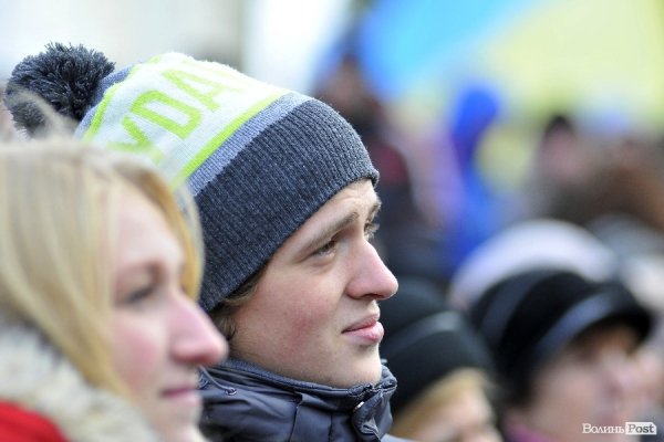 Віче на луцькому Євромайдані. ФОТО