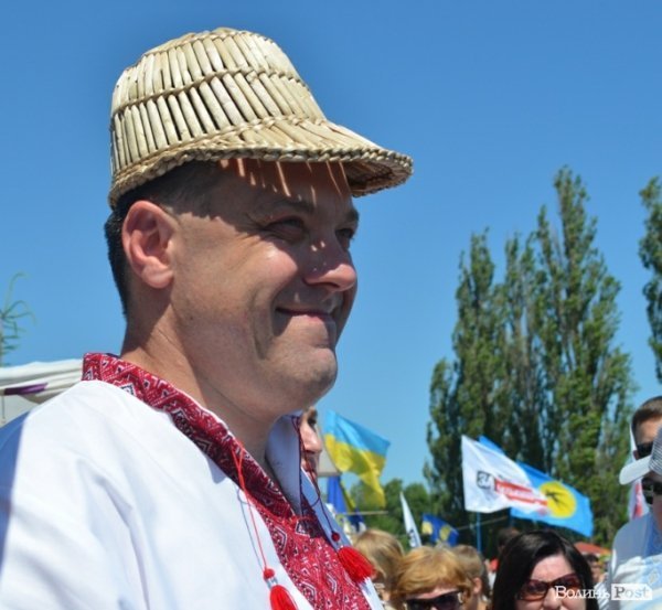 Олег Тягнибок прикупив собі капелюшка