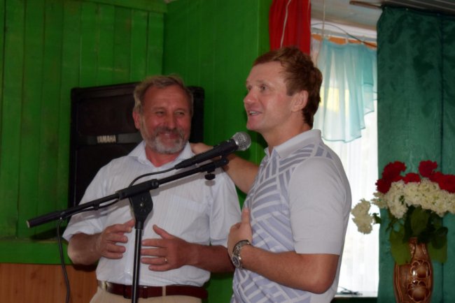 «А в нас навіть діти знають, хто такий Степан Петрович». Як старовижівчани зустрічали депутата Івахіва*