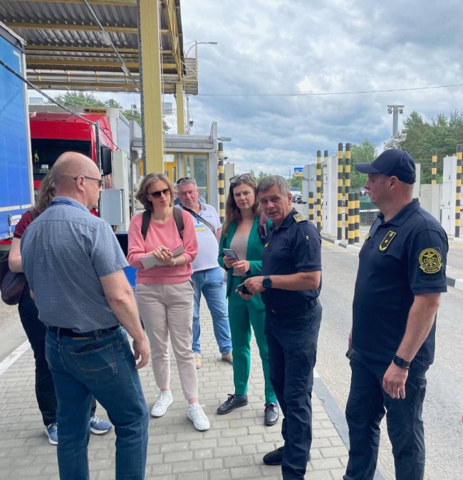 Делегація Єврокомісії побувала на пунктах пропустку, розташованих на Волині. ФОТО