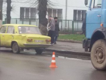 Аварія в Луцьку: вантажівка протаранила «Жигулі»