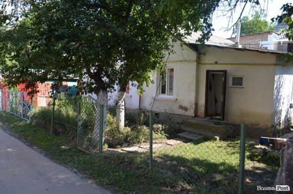 Наслідки зливи у Луцьку: у підвалах досі стоїть вода. ФОТО