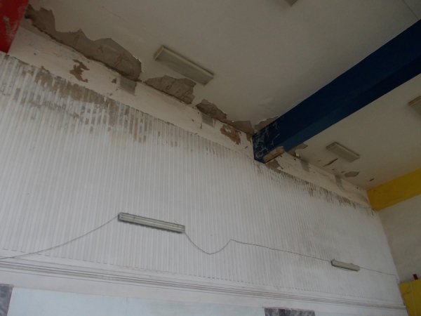 Грибок, корозія і дірявий дах: яким продали кінотеатр «Промінь». ФОТО