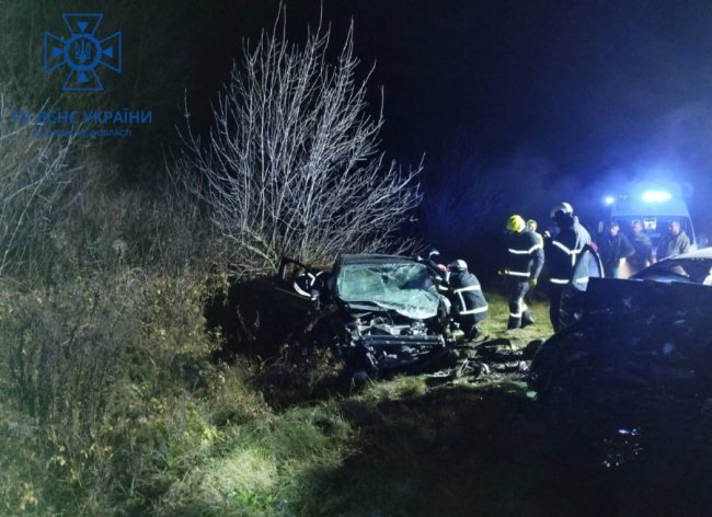 Смертельна аварія на Волині: рятувальники діставали тіло загиблого водія