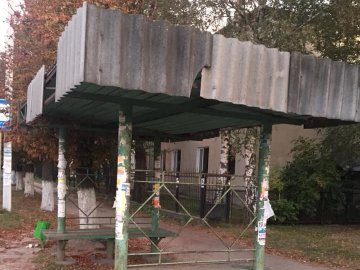 У Ківерцях активісти хочуть відновити занедбану зупинку