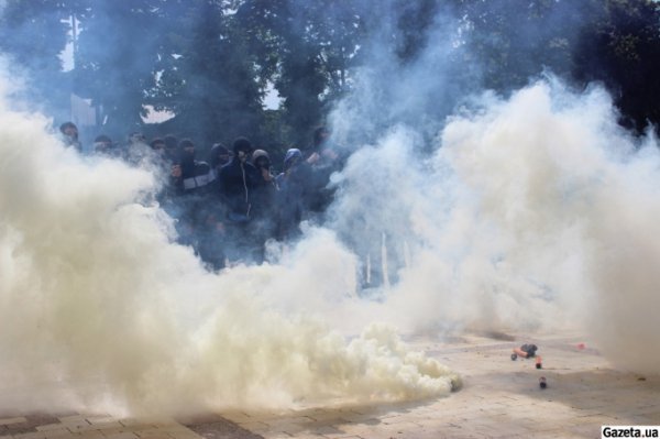 Ультрас домоглися бути на стадіоні під час Кубка. ФОТО. ВІДЕО