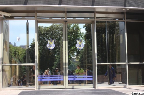 Ультрас домоглися бути на стадіоні під час Кубка. ФОТО. ВІДЕО