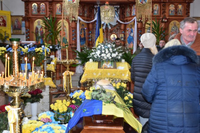 Сумний день: у Луцьку поховали полеглого Воїна