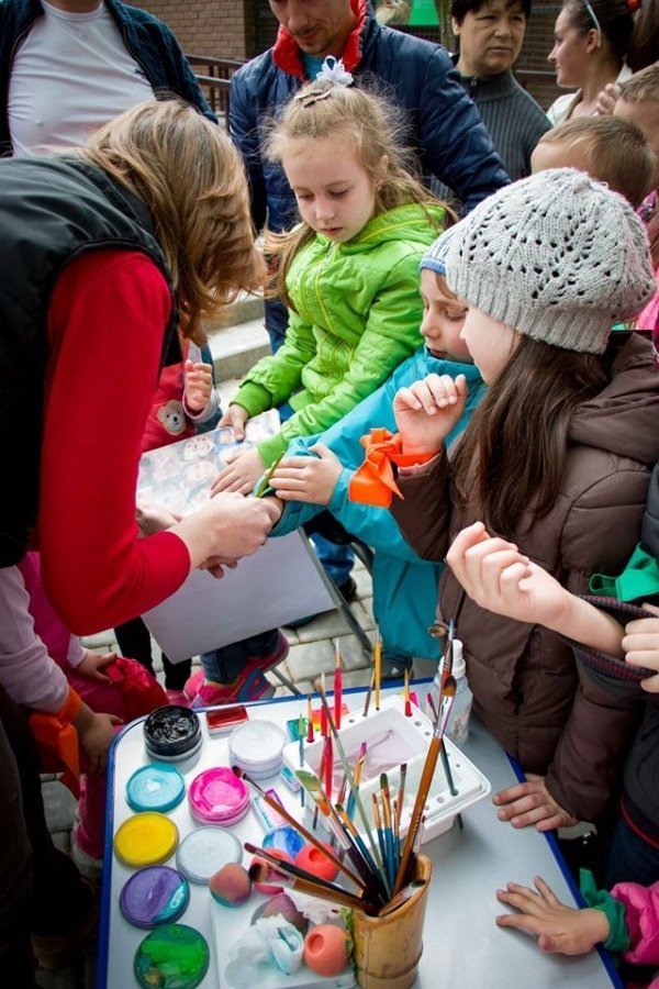У Луцькому зоопарку дітлахи знайшли загублене яйце. ФОТО