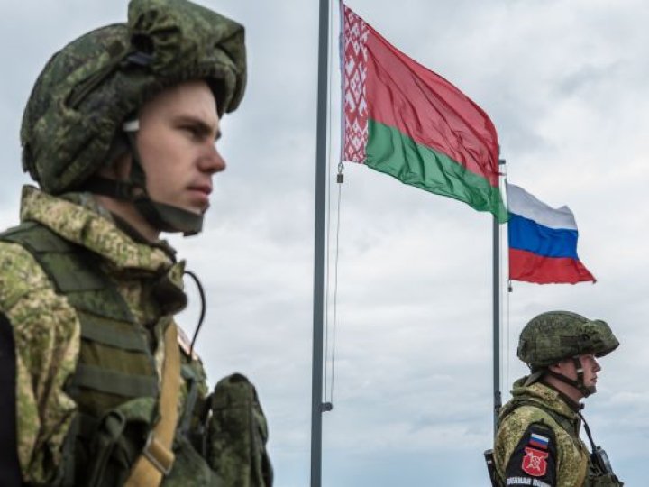 Білорусь перекидає солдатів до кордону з Україною: чи є загроза прориву