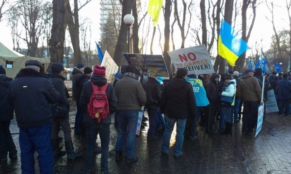 Антимайдан розходиться ‒ регіонали згортають намети. ФОТО