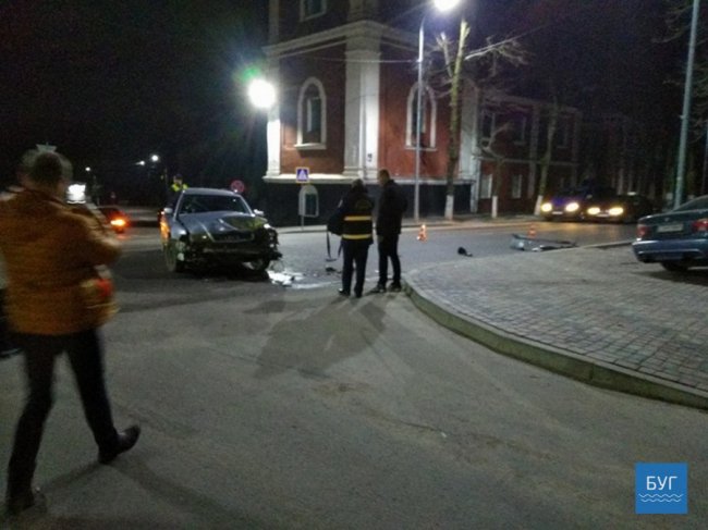 Подробиці аварії у  Володимирі, де авто в'їхало у студентів. ФОТО