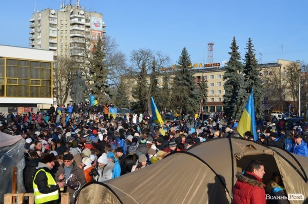 Третій день Нового Майдану у Луцьку. ФОТО