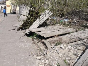 Скандальний луцький забудовник не хоче прибирати загиджену територію в Старому місті