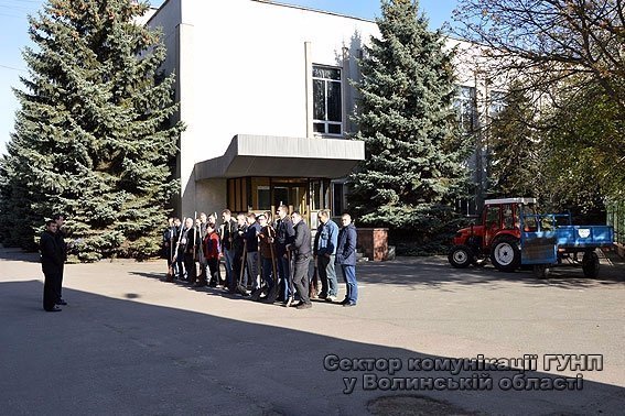 Луцькі поліцейські вийшли на толоку. ФОТО