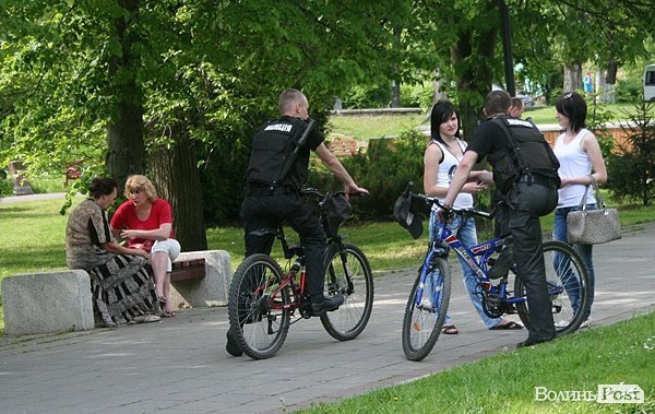 Як луцькі випускники гуляли останній дзвоник
