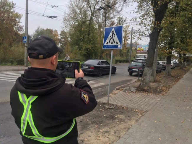 У Луцьку побільшало інспекторів з паркування