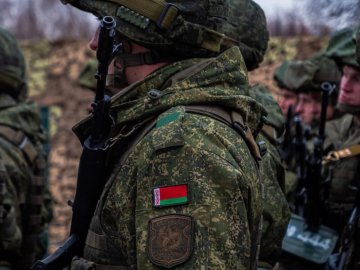 Білорусь вкотре продовжила військові навчання 