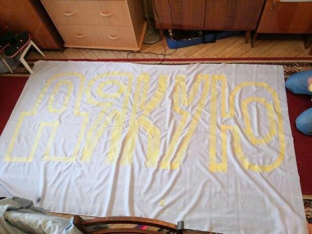 Під луцьким пологовим щасливий татусь оригінально подякував дружині за сина. ФОТО. ВІДЕО