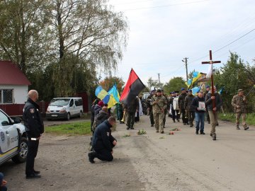 Громада біля Луцька прощалася із загиблим Героєм Юрієм Герасюком. ФОТО