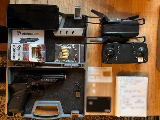 Поліція викрила велику банду, яка видурювала гроші у волонтерів