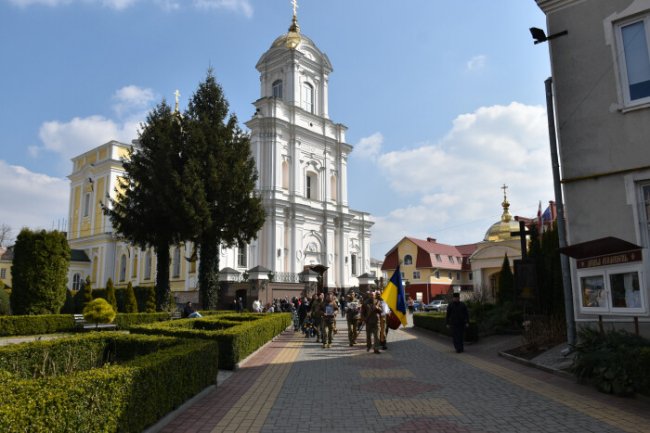 Загинув у бою за Україну: у Луцьку попрощались із Героєм Андрієм Залозним