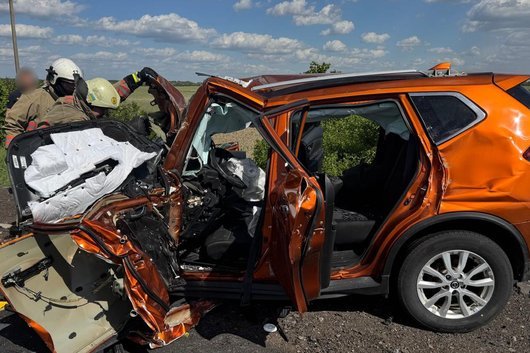 На Волині шкільний автобус зіткнувся з легковиком, є загиблий і травмовані. ФОТО