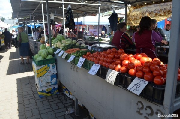 Ягідно-овочевий сезон: які ціни на луцькому базарі
