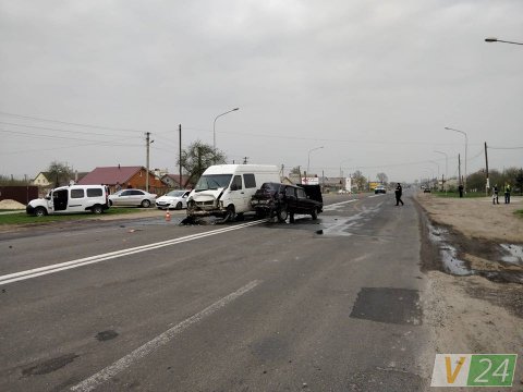 Під Луцьком зіткнулися дві автівки. ФОТО