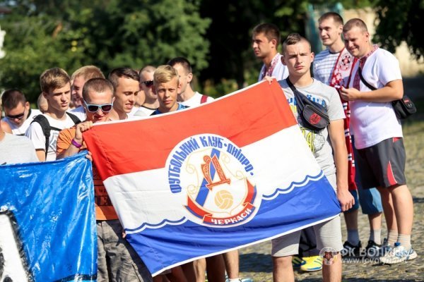 Марш фанів «За єдність України» у Луцьку. ФОТО