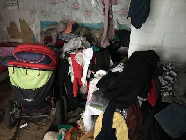 Антисанітарія, безлад та відсутність продуктів: показали умови проживання дітей з Волині