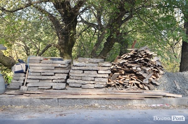 У Луцьку ремонтують міст за півмільйона. ФОТО