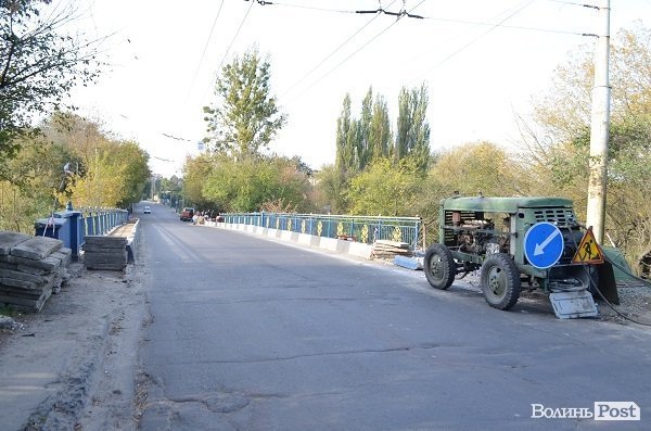 У Луцьку ремонтують міст за півмільйона. ФОТО