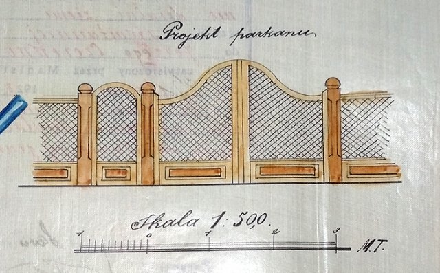 Паркан біля будинку
