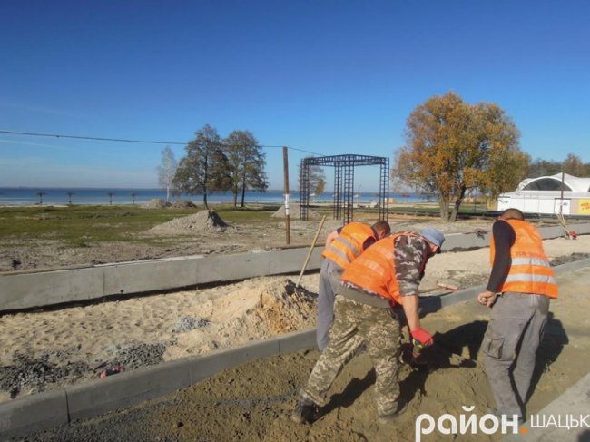 Показали, як розширюють набережну у Світязі. ФОТО