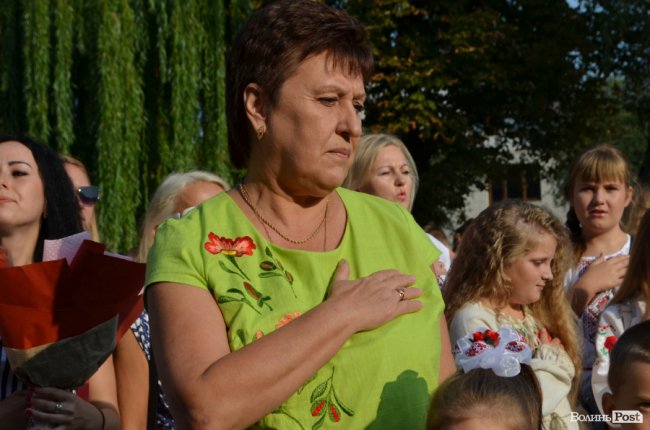 Перший дзвоник у луцькій школі №17. ФОТО