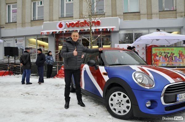 У Луцьку відкрився перший брендований магазин Vodafone 