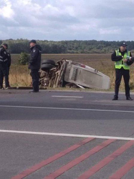 Бус з волинською реєстрацією потрапив у аварію на Львівщині: багато постраждалих ФОТО  
