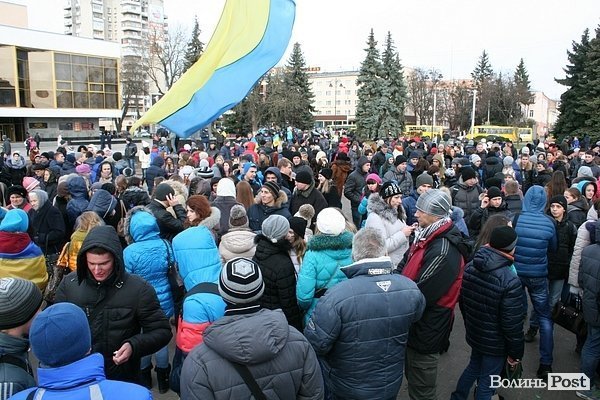 Третій день Нового Майдану у Луцьку. ФОТО