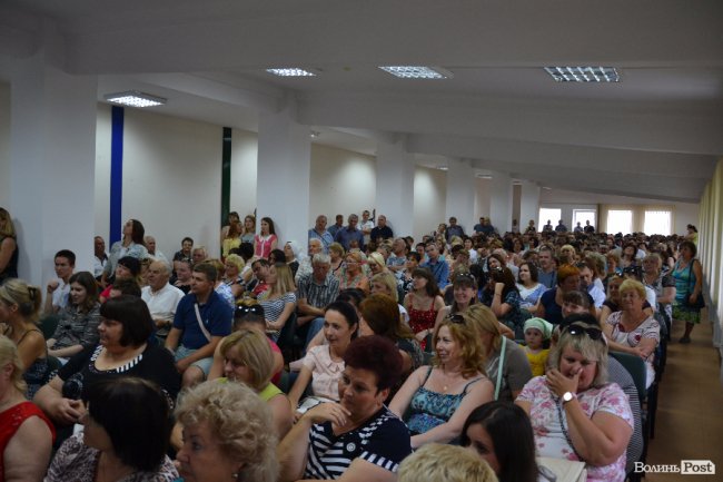 «Відкликати зрадників». Вимагають забрати мандати в 5-х депутатів Луцькради