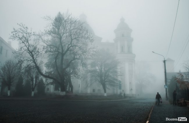Туманний Луцьк: неймовірні фото 