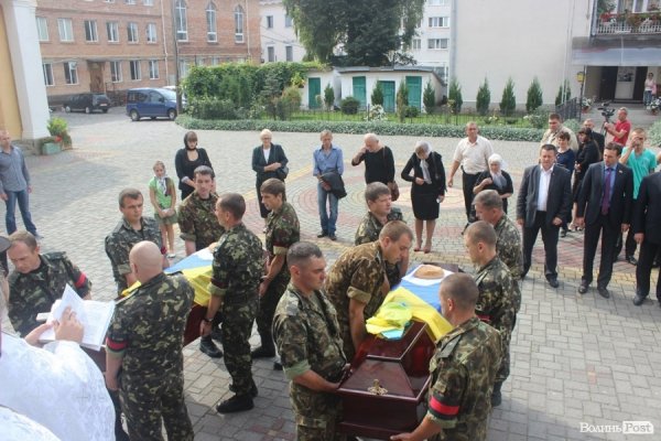  У Луцьку прощалися з загиблими айдарівцями. ФОТО