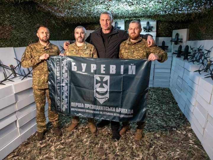 Кличко передав ще 1100 дронів від киян бригаді НГУ «Буревій»